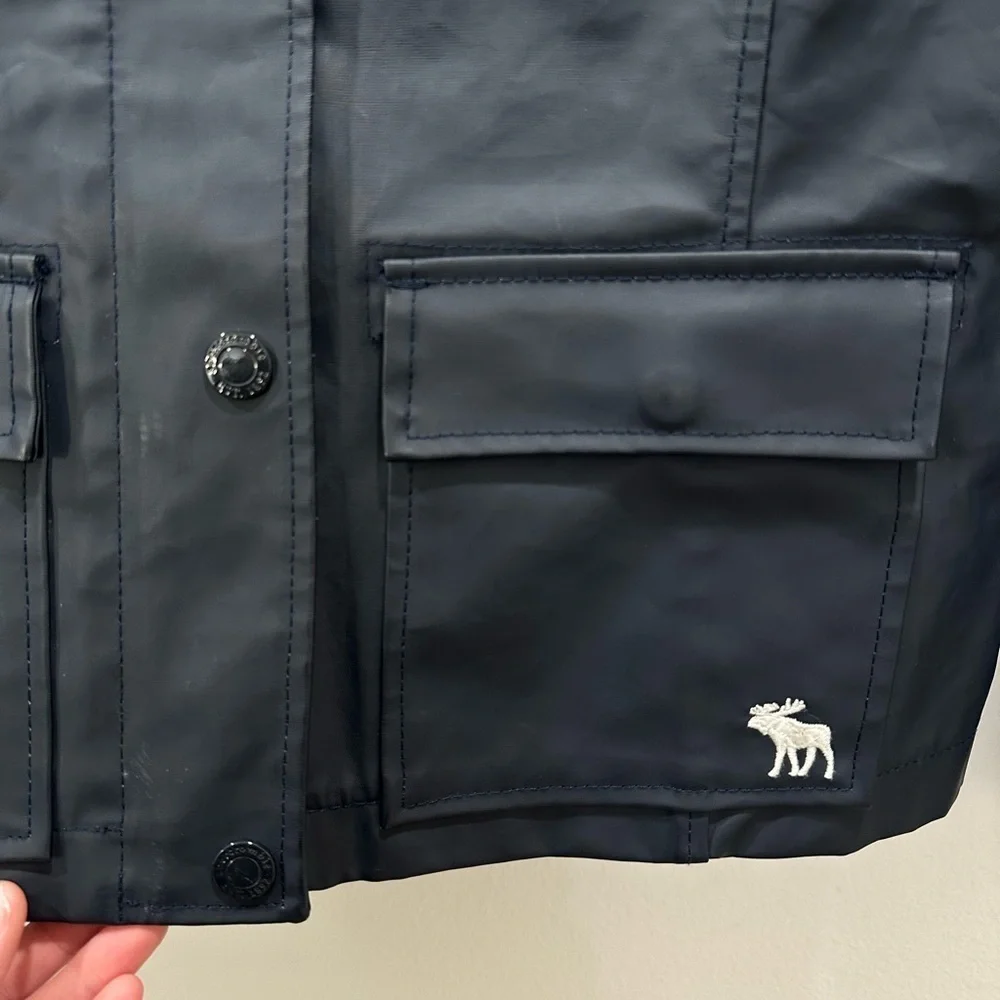 Abercrombie kids navy blue XL raincoat rubberized Jacket with hood & pockets